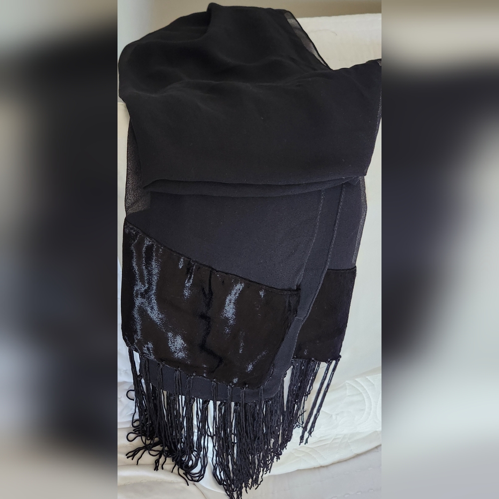 JONES NEW YORK Black Velvet & Fringe Edged Black Evening Shawl/Wrap NWOT